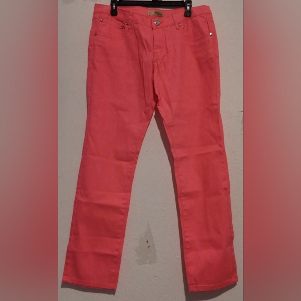 Hybrid & Company neon pink jeans